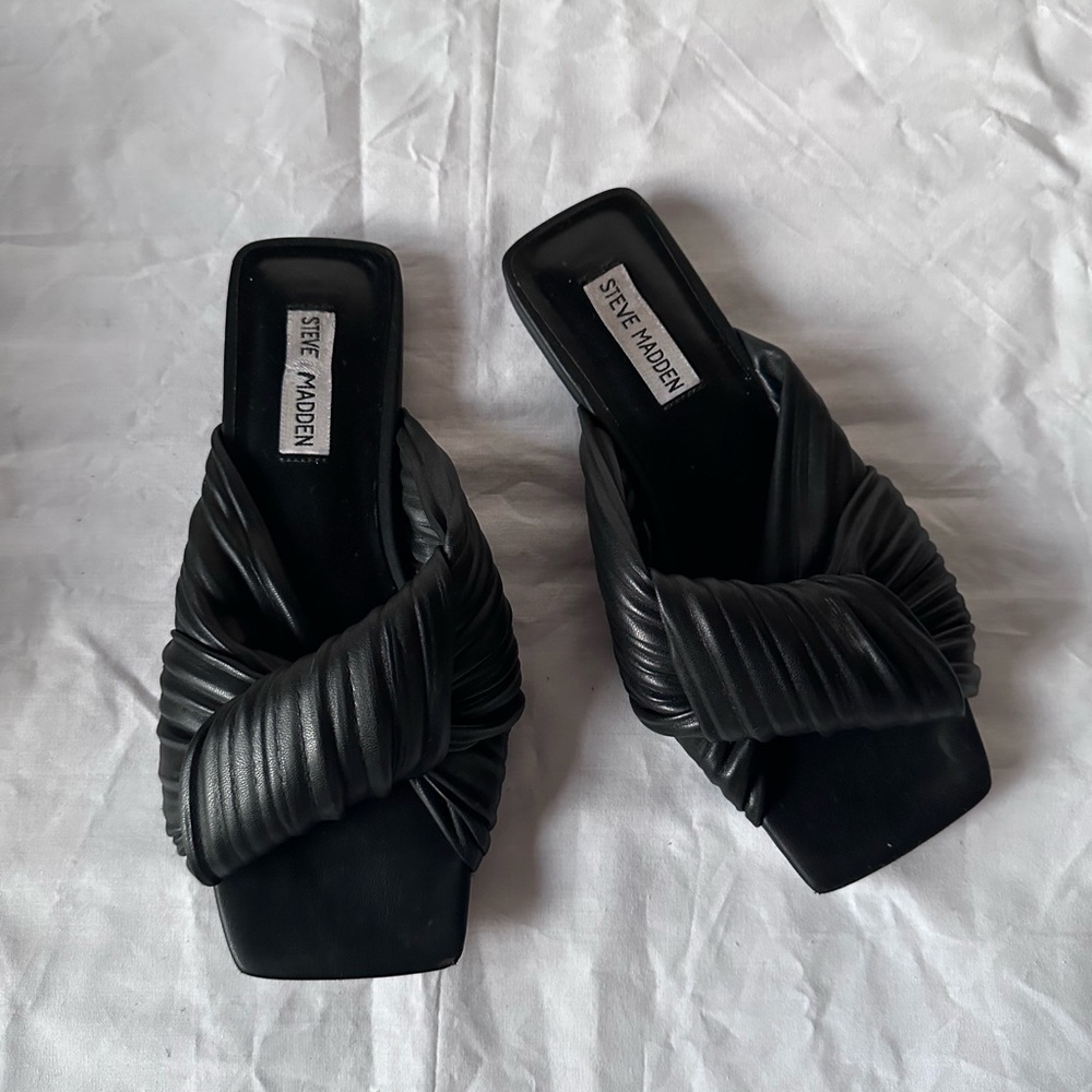 Steve Madden Mentor Sandals Flats Black